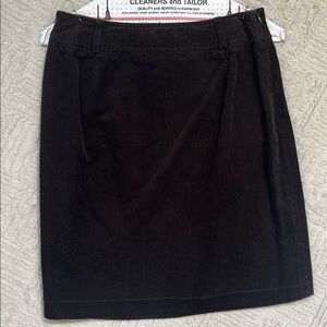 Women's Skirt in brown 100% Cotton velvet-corduroy textured fabric, size 8